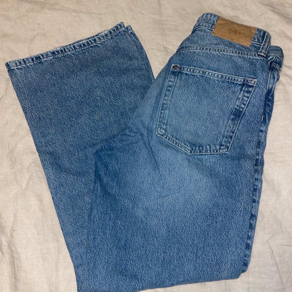 Women’s H&M blue jean size 8 wide reg fit ultra high NWOT